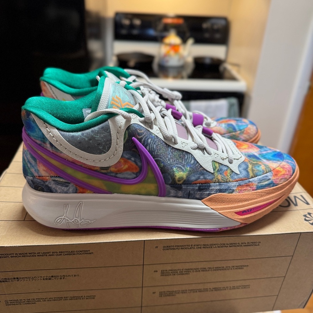 Nike Kyrie 8 Men's 11 1/2 Circle Of Life Light Bone Yellow Strike NIB
